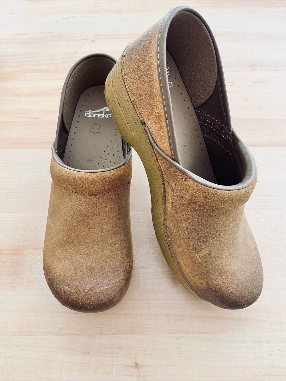 Dansko Professional Clogs or XP 2.0 in Distressed Honey, Sz 10.5-11